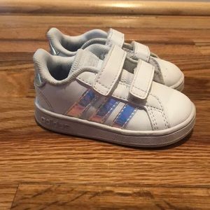 Toddler size 4 Adidas